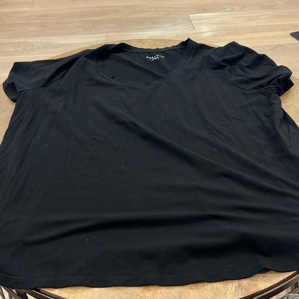 Ava & Vic Black Scoop Nexk